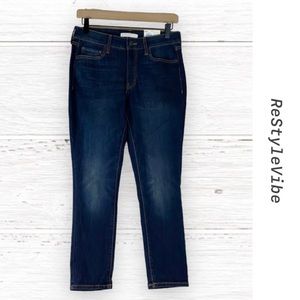 SO Women’s Size 9 Juniors Denim Jeans Crop Mid Rise Fit Style Stretch NWT NEW